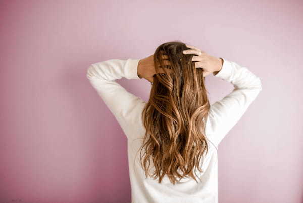 髪の毛がチリチリになる原因と改善方法！病気かも！治すのは大変？