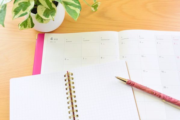 産休とは? 期間はいつからいつまで? 出産手当金はいくら? 育休との違いも解説!