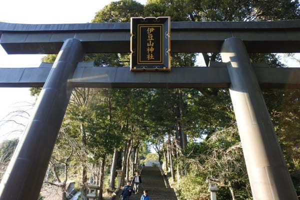 熱海の守護神！頼朝と政子が結ばれた伊豆山神社で縁結び祈願