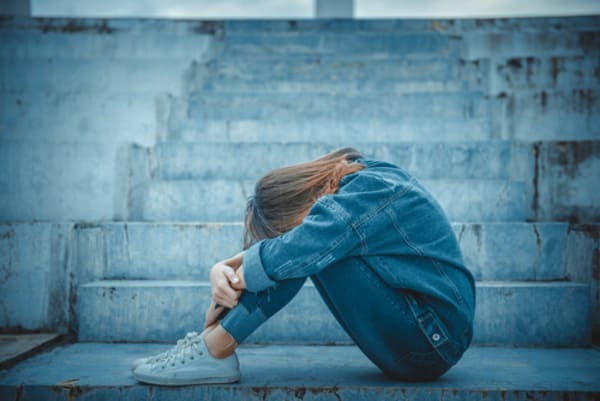 虚しいと感じる気持ちの心理7選!対処法も解説します!