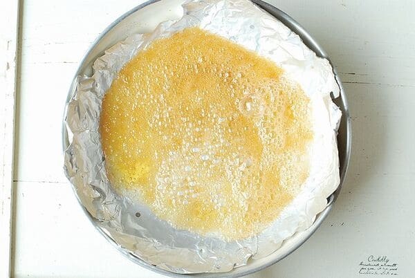 フライパンとホットケーキミックスで簡単!りんごのアップサイドダウンケーキ1.jpg
