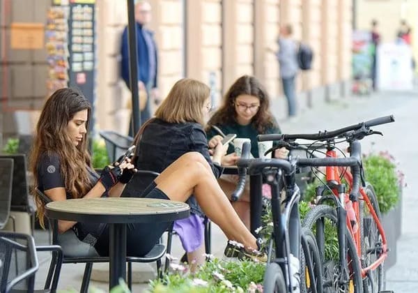 【会話術】人に好かれる女性は会話が上手　話が弾むモテ会話術とは