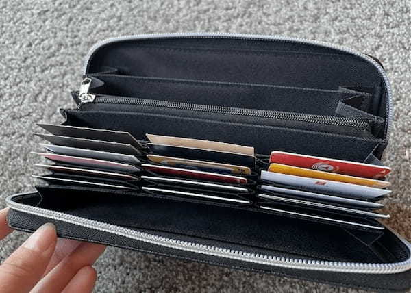 えっ！付録なのに大容量でこの薄さ！？人気ブランドコラボの財布が家計管理に超便利！