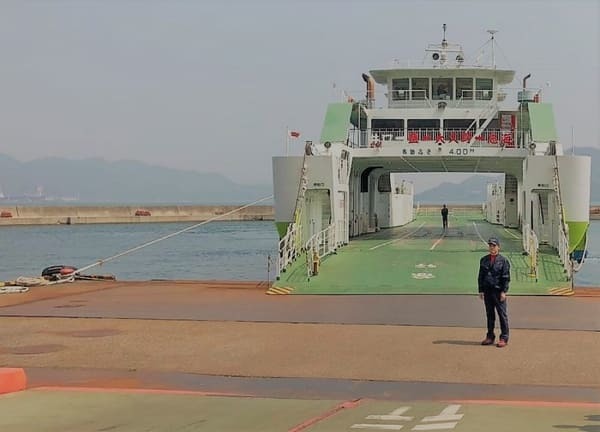 広島・大久野島：世界で唯一！？ウサギ700羽に触り放題～アクセス＆事前注意点～