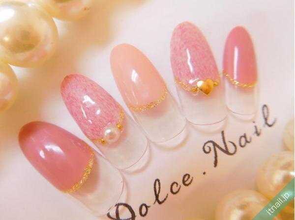 質感が魅力的!ふわふわのモヘアっぽいネイルがかわいい