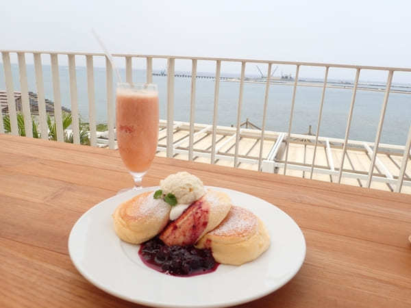 沖縄本島・海の見える絶景カフェ13選！沖縄旅行におすすめ