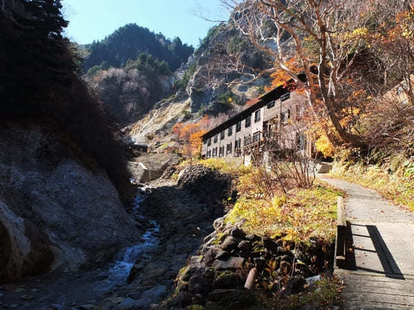 秘湯好きの聖地！美肌の湯・姥湯温泉と峠駅【山形】