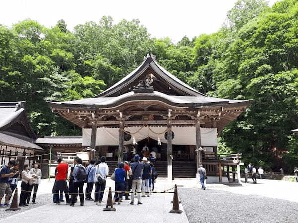 【長野】日本屈指の聖地「戸隠神社」と、滝裏で水しぶきを浴びる「雷滝」をめぐる