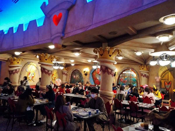 【東京ディズニーランド】アリスのレストラン♡「クイーンオブハートのバンケットホール」