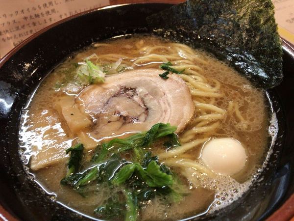 松山の家系ラーメン店7選！本格濃厚スープの名店や深夜営業の人気店も！