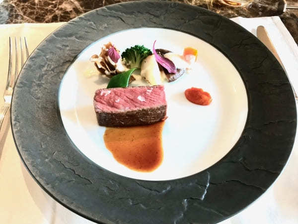 【東京ディズニーリゾート】パークを見ながら素敵すぎるお料理を！「ベッラヴィスタラウンジ」