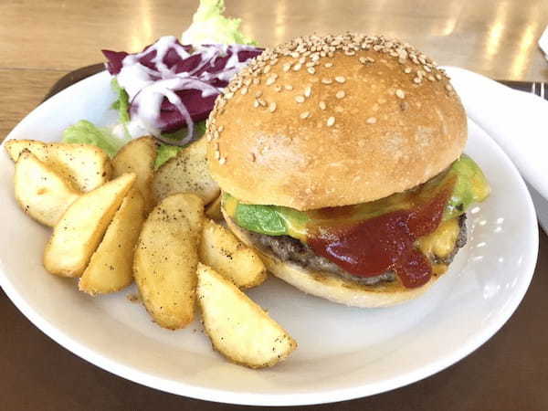 品川駅の本格ハンバーガー13選！ランチに人気な駅ナカ店やテイクアウト店も！