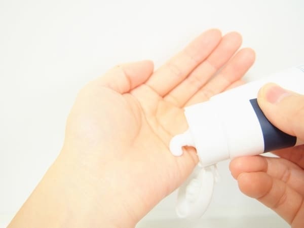 爪を綺麗にする方法まとめ!綺麗な形でピカピカの爪に!【簡単】