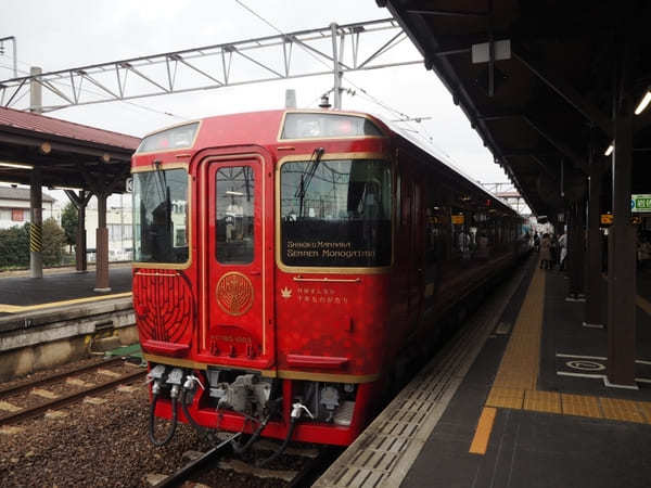 大人の遊山を楽しむ列車旅「四国まんなか千年ものがたり」