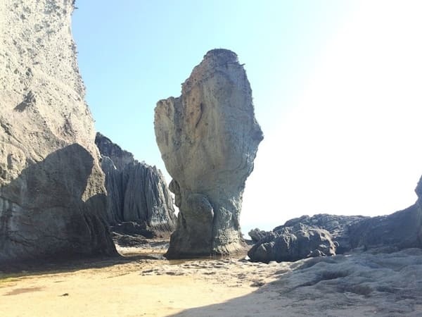 コバルトブルーの海にそり立つ白い造形美！青森県が誇る絶景「仏ヶ浦」が想像以上の美しさだった