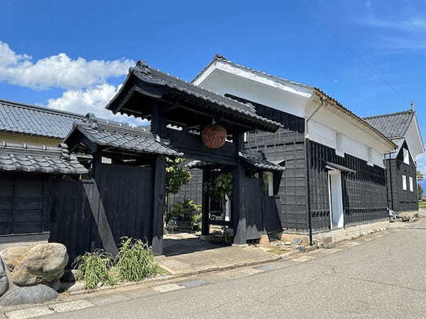 「亡き父の悲願を果たしたい」200年以上の歴史をもつ酒蔵で働く若き杜氏・吉田真子の挑戦【吉田酒造】