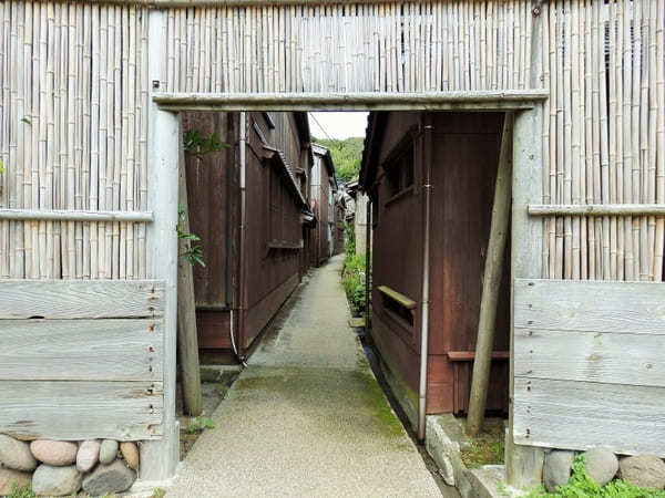 廻船業で栄えた迷路のような港町。佐渡島【宿根木】を歩く