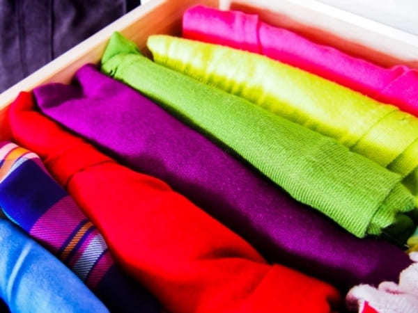 いらない服を処分する方法!買取サービスでリサイクルするのが一番!