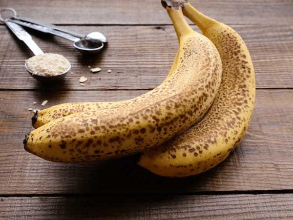 小麦粉もオイルも不使用！混ぜて焼くだけ　完熟バナナとクルミのオートミールパウンドケーキ