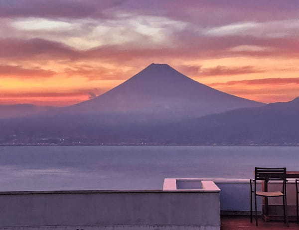 まるで天空の城？西伊豆の絶景グランピングで露天風呂&プライベートBBQを楽しもう