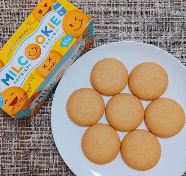 業務スーパーで思わずパケ買い!73円ビスケットがサクサクで優しい味。