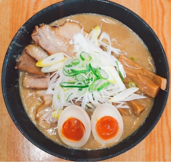 福岡初！仙台ラーメン専門店「天をも穿つ」が、糸島市にてリニューアルオープン