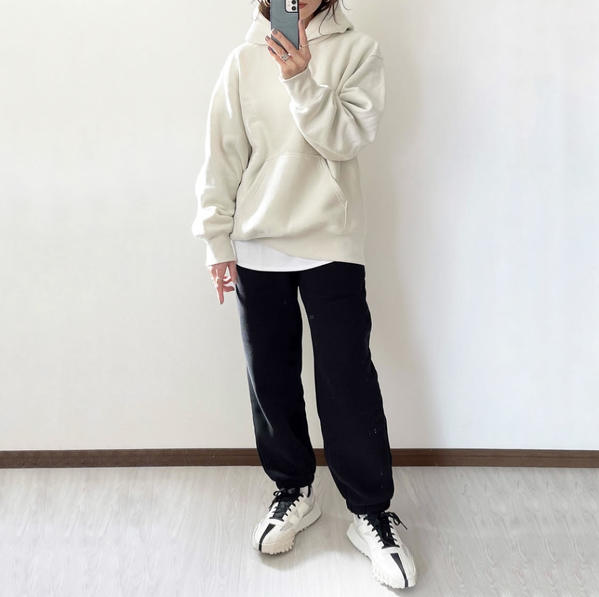 Gu メンズパーカー が高見えですごいんです 大人のキレイめパーカーコーデ術 Fuelle