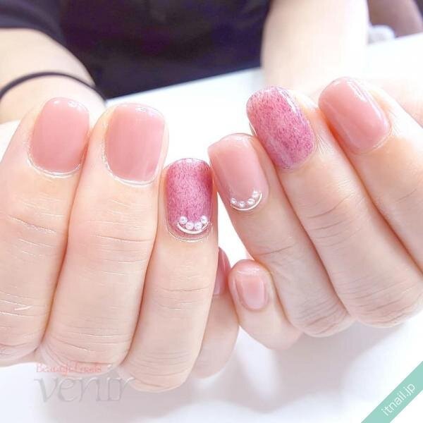 質感が魅力的!ふわふわのモヘアっぽいネイルがかわいい