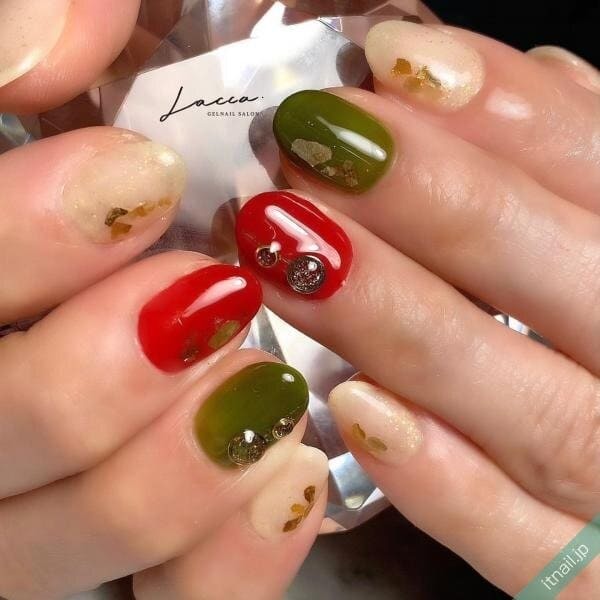 秋からの『モスグリーンネイル』特集!こっくりとシックな色合いに夢中