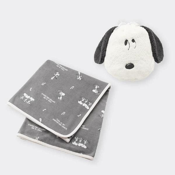 【GU】スヌーピーのふわふわブランケットが半額に!1000円以下はうれしすぎ。
