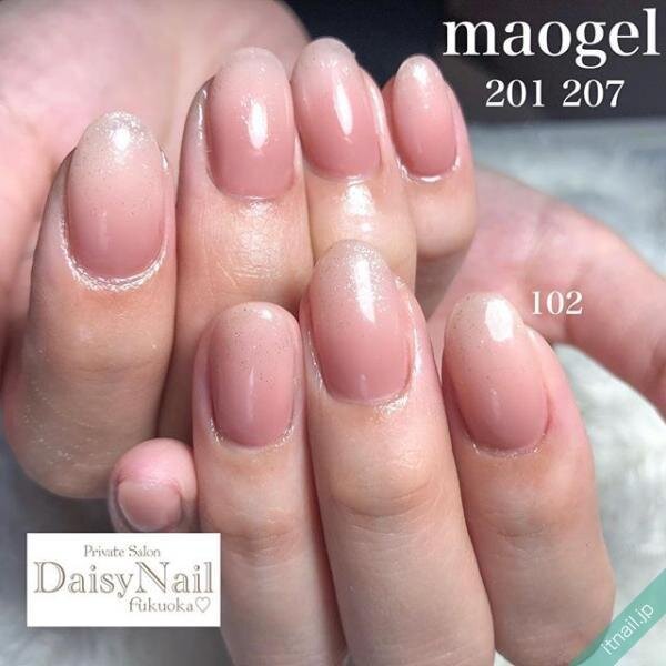 【秋のオフィスネイル】ちょっぴり冒険♡シンプルデザインまとめ