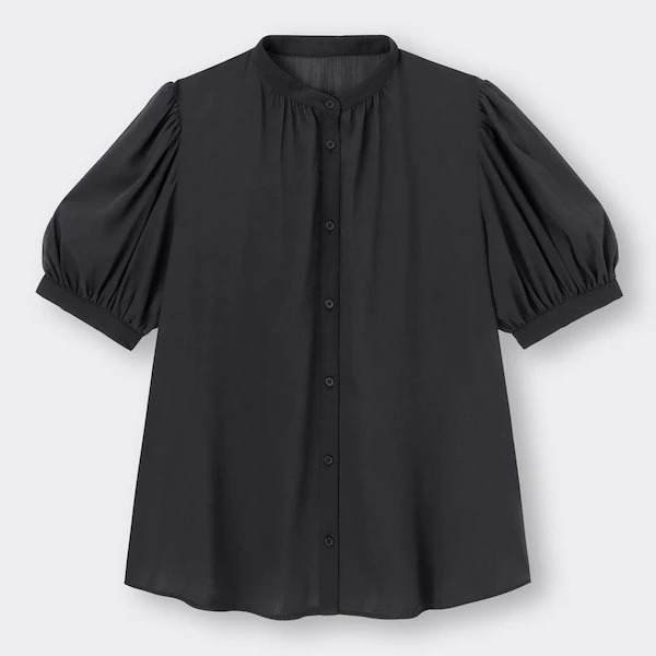 GU「黒トップス」が優秀すぎた…!着るだけで体型カバー&着痩せが叶う マストバイリスト