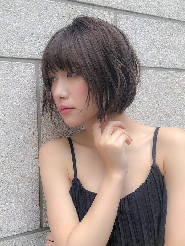 短めボブヘアでおしゃれ度をアップしよう。真似しやすいおすすめの髪型カタログ