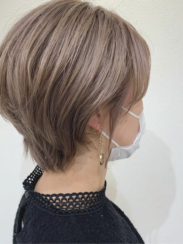 2022春のショートヘアカラーはこの色味がおすすめ。トレンドを意識した春の髪色