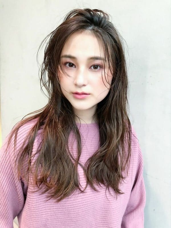 今人気のフェザーバングって知ってる？真似したくなるトレンドヘアをチェック