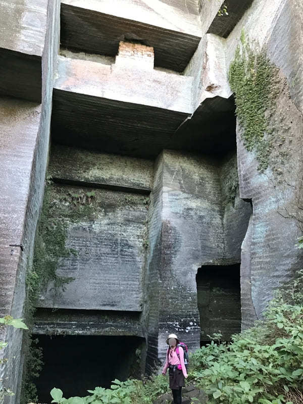 【千葉】「鋸山」登山はまるで遺跡探検！？「さすけ食堂」で幻の黄金アジフライも