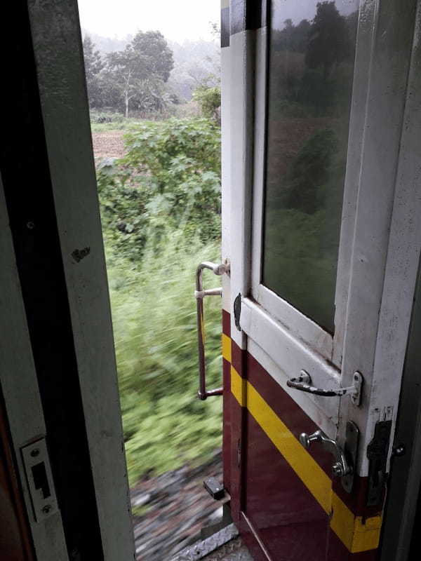 【タイ】チェンマイ発☆のんびりローカル列車の旅1.jpg