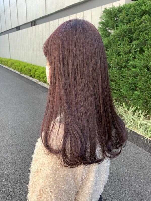 冬のロングに似合うヘアカラー特集。明〜暗めまで大人の魅力を引き出すおすすめの髪色