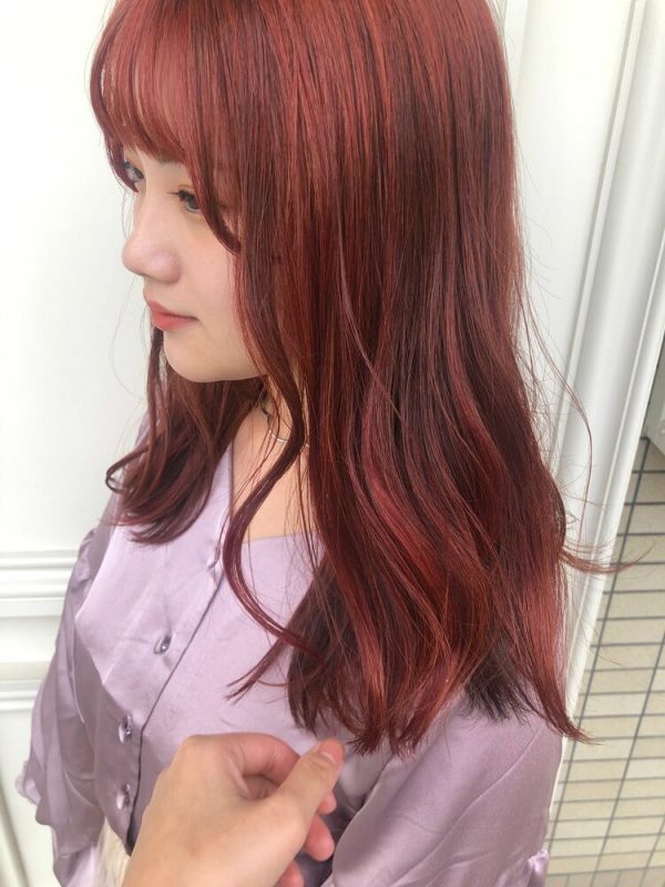 大人上品な《ハイトーン×ロングヘア》特集。垢抜けるおすすめのヘアカラーをご紹介