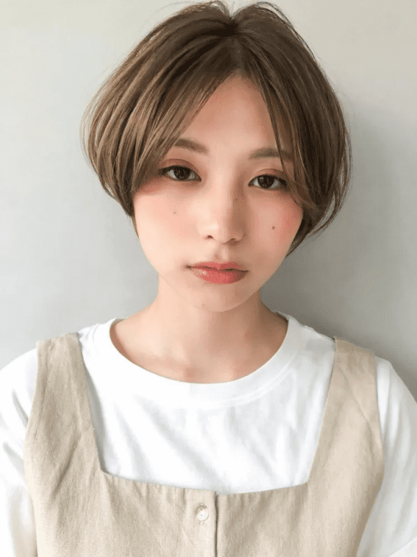 ショート×アッシュのおすすめヘアカラーカタログ。明るめ〜暗めの髪色をご紹介