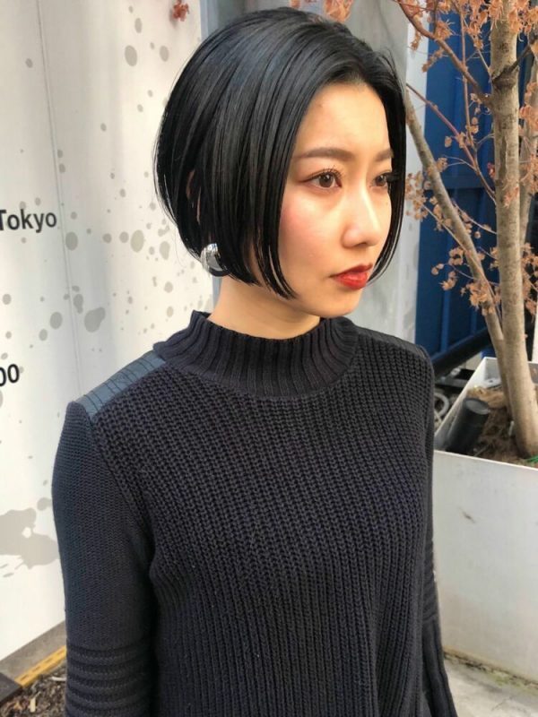 《ミニボブ×前髪なし》でおしゃれに。小顔見せが叶う大人ヘアスタイルのポイント