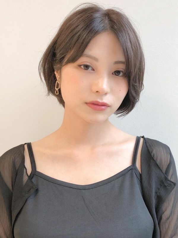 トレンドの《ぱつっとボブ》ヘアカタログ。最新のおしゃれな髪型に挑戦しよう