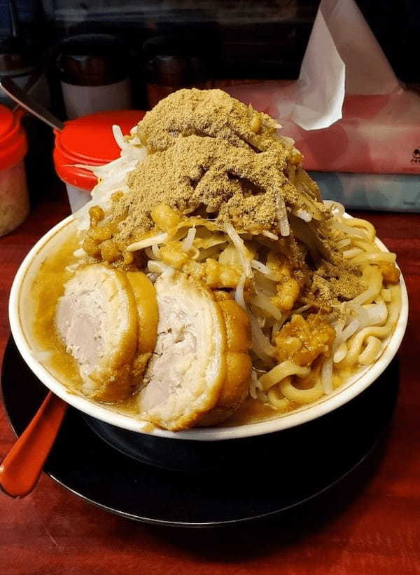 明大前エリアの二郎系ラーメン6選！ジロリアンも満足なデカ盛りインスパイア系も！