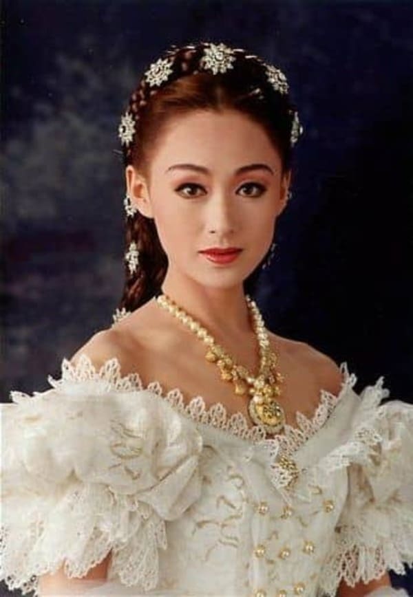 中山秀征の妻・白城あやかは元宝塚の娘役！超綺麗な若い頃の画像を紹介