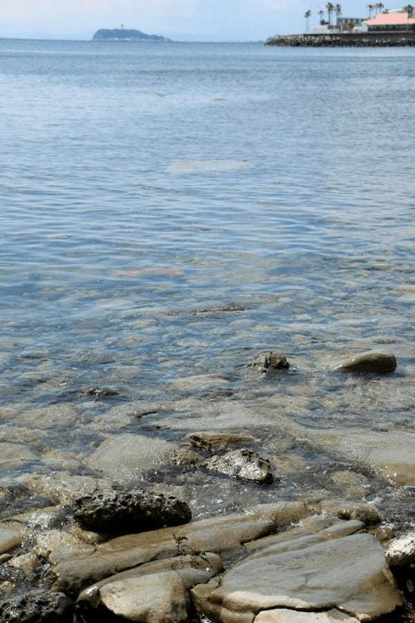 夕暮れの海で癒しの時間、鎌倉・材木座海岸から逗子マリーナまで季節外れのお散歩コース1.jpg