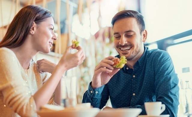 おすすめの冷凍食品15選！一人暮らしに最適な安いコンビニ飯を紹介