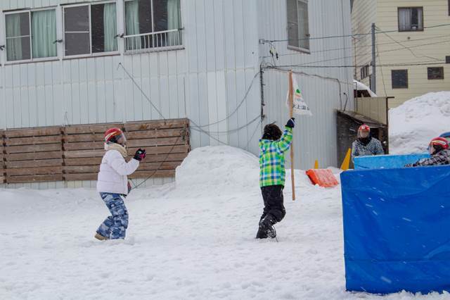 【体験記事】東京から60分の雪国！みなかみ町でガチ雪合戦＆雪上BBQをやってみた！