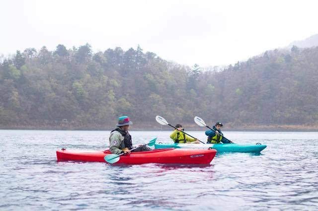 富士山の麓でアウトドアな休日。本栖湖でのカヌー体験！