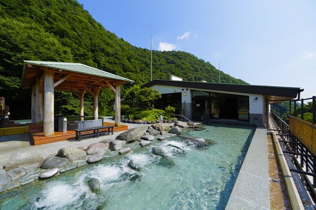 【おすすめ21選】箱根の日帰り温泉まとめ！箱根湯本・強羅の駅チカやカップル向けの貸切風呂