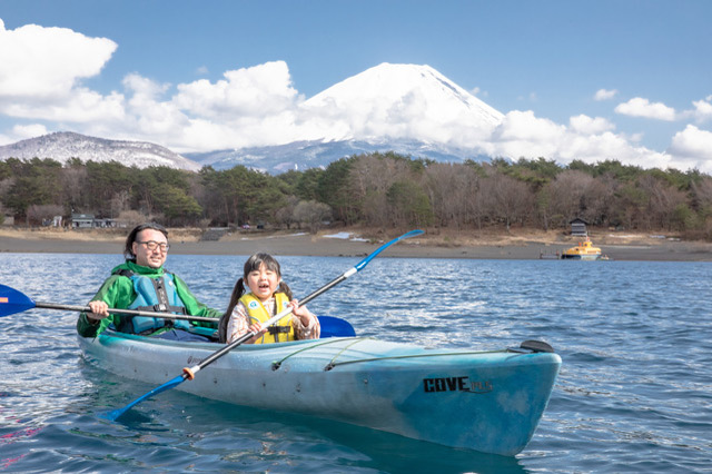 カヤック初体験！透き通る“本栖湖ブルー”の美しさと湖上散歩の気持ち良さに感動しました